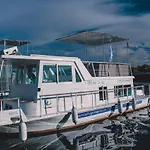Barco Casa Marina