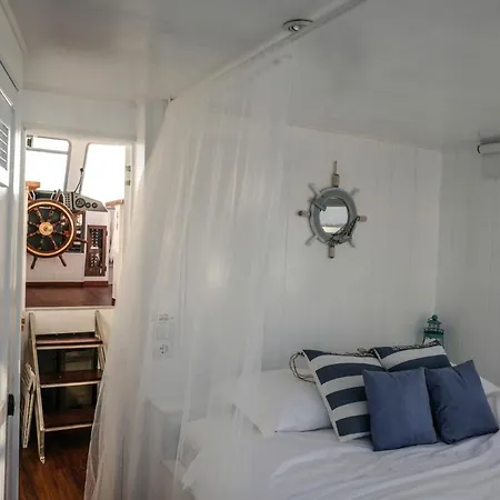 보트호텔 Barco Casa Marina