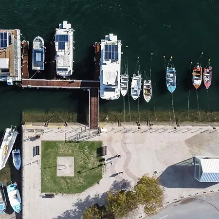 Barco Casa Marina Πλωτό κατάλυμα Fuzeta